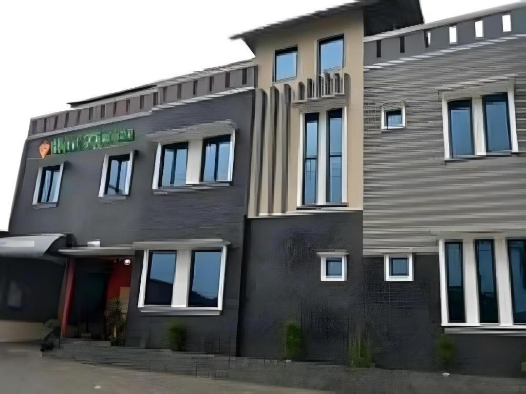 Hotel Khalista Purwakarta Exterior foto