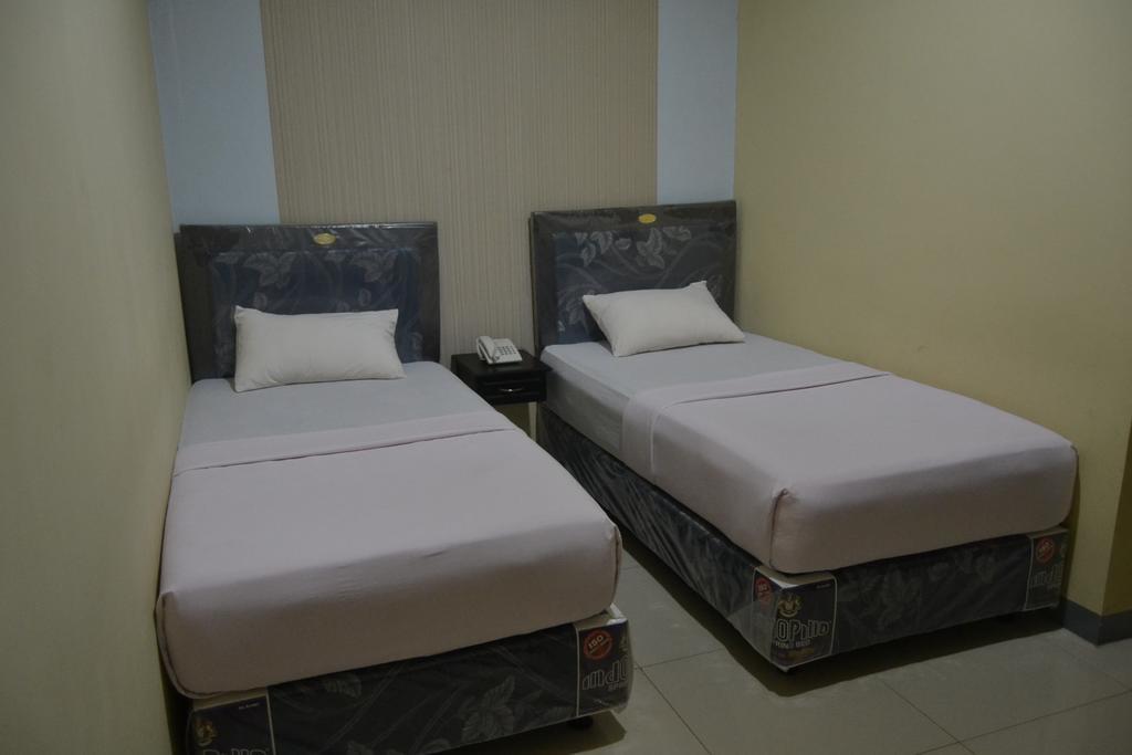 Hotel Khalista Purwakarta Habitación foto
