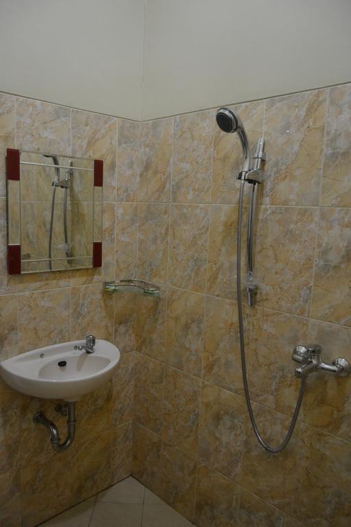 Hotel Khalista Purwakarta Habitación foto