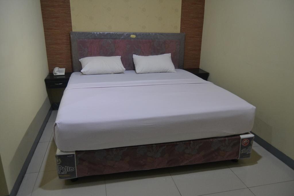 Hotel Khalista Purwakarta Habitación foto