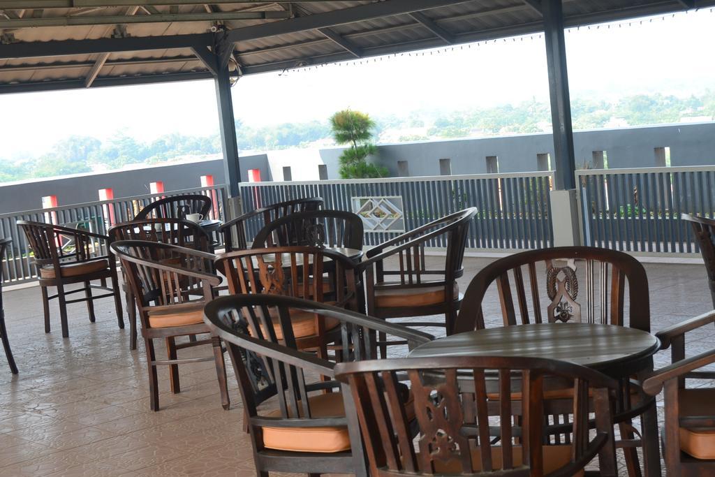 Hotel Khalista Purwakarta Exterior foto